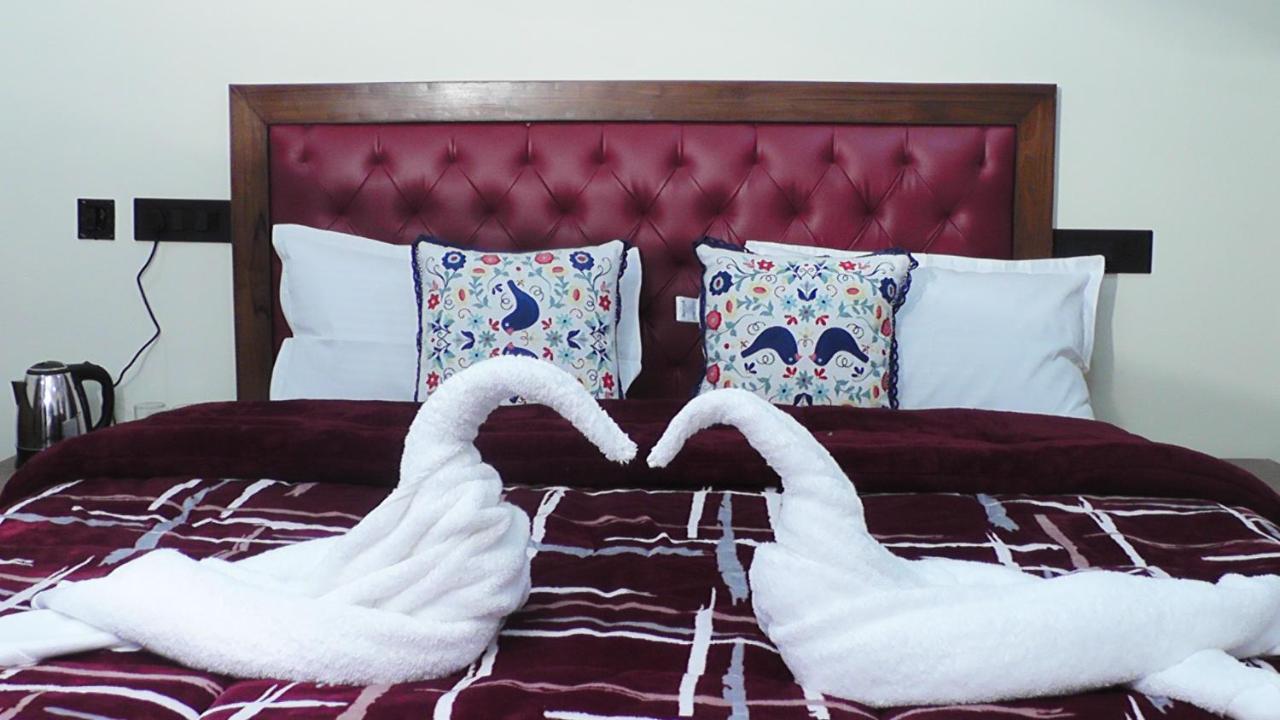 Hotel Jakhu Heights Shimla Exterior photo